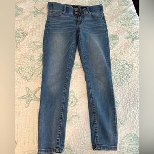 Apt 9. Tummy Control Jean Capri Size 4
